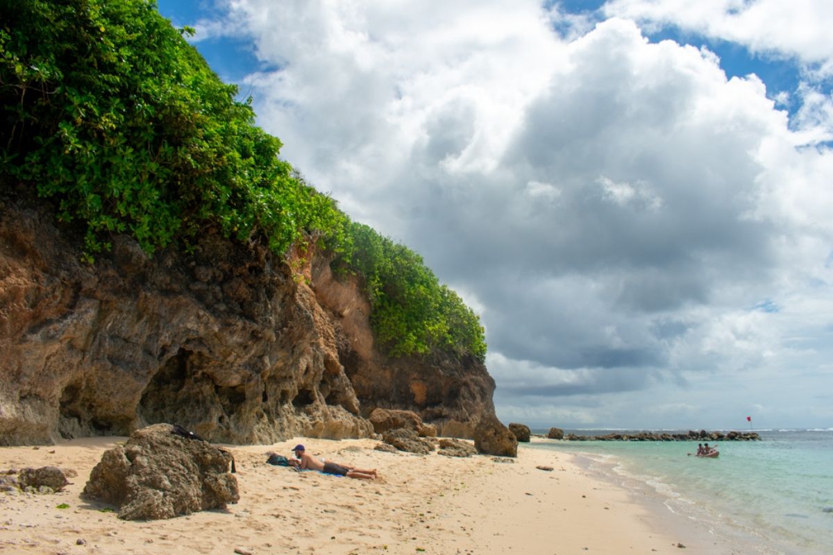 pantai gunung payung bali