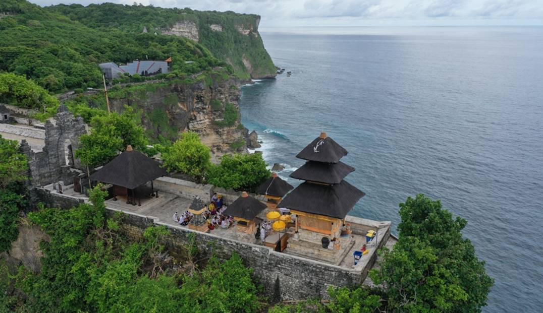 Tour Tanah Lot dan Uluwatu