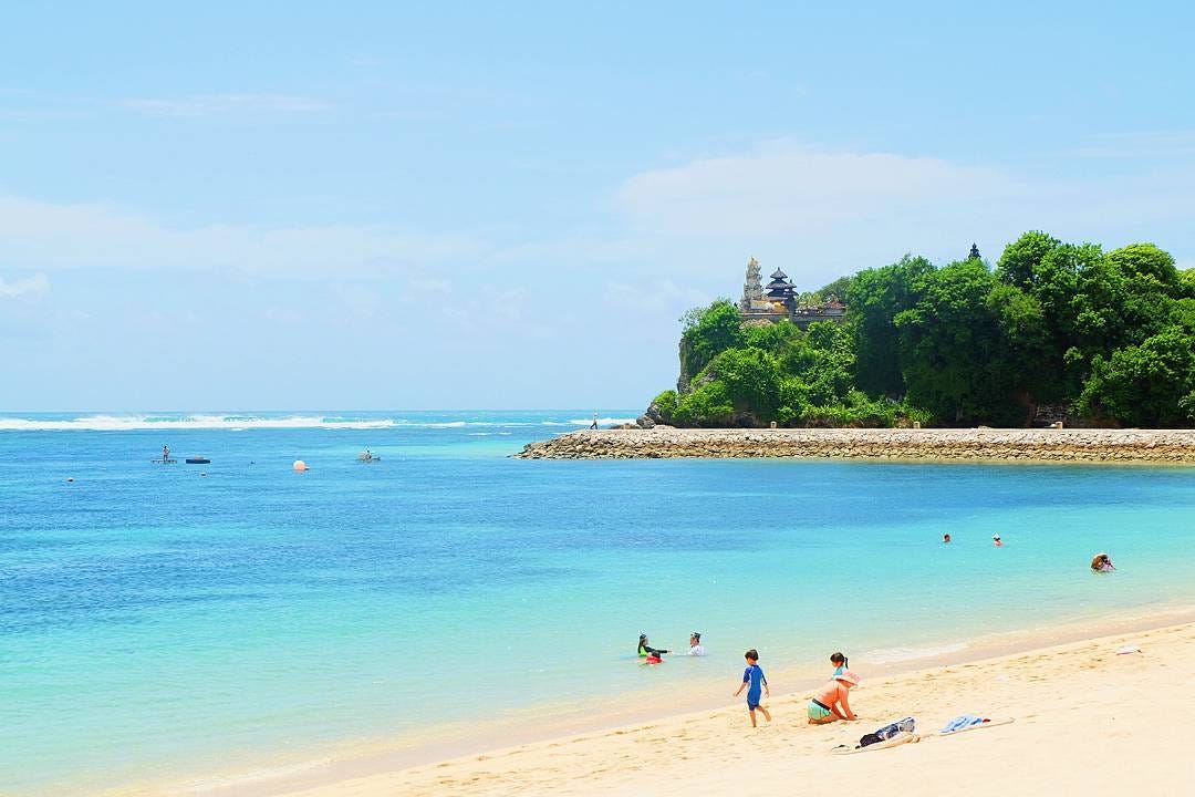 pantai geger nusa dua bali